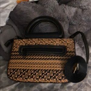 Handbag or should bag